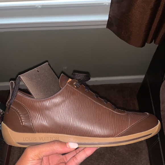 Designer Louis Vuitton sneakers gently worn - Picture 5 of 6